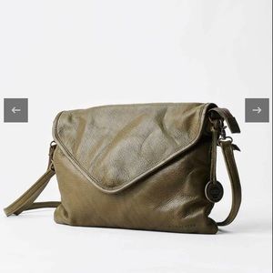 Wanderers Travel Co: Olive Marseille Crossbody Medium Clutch